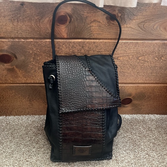 Handmade Leather backpack - Picture 1 of 3